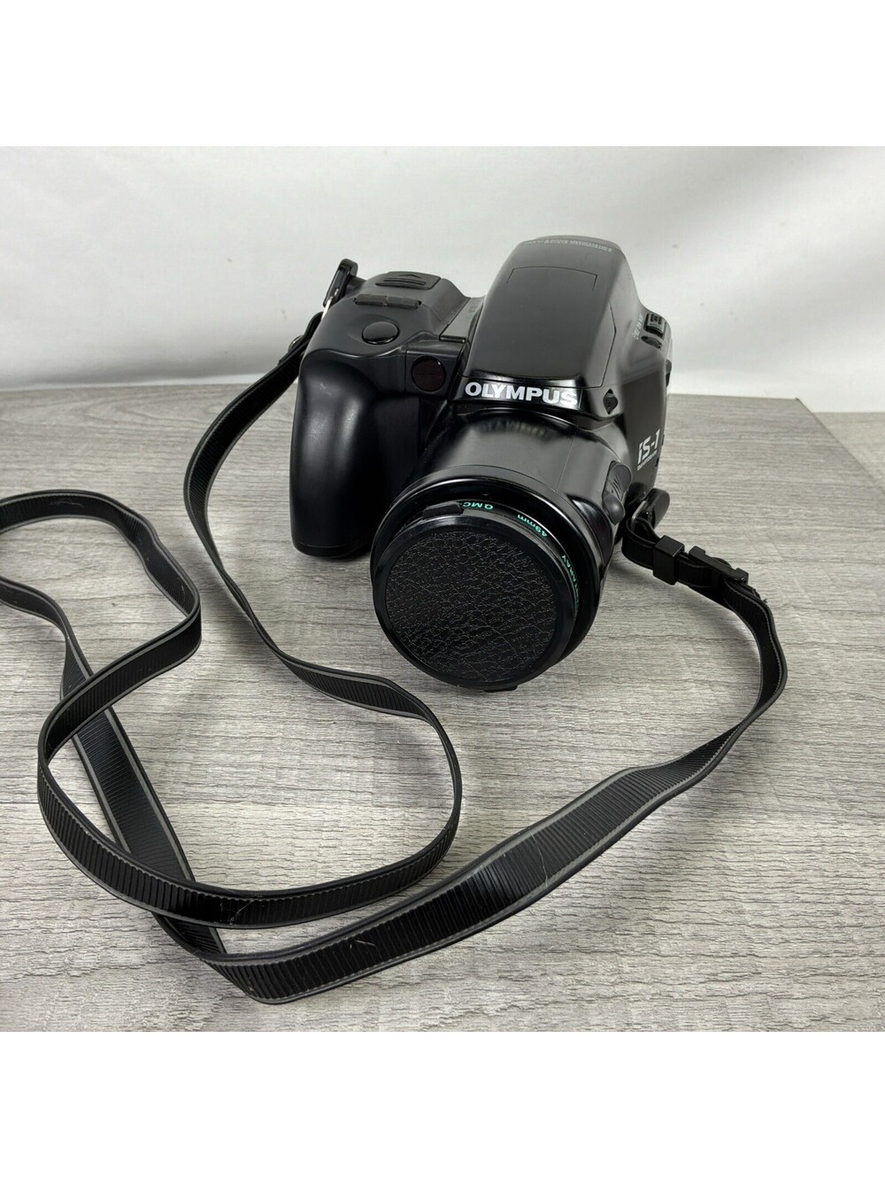 Vintage Olympus IS-1 Quartzdate 35mm SLR Film Camera ED Lens Untested Parts